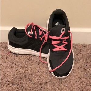 Adidas cloudfoam tennis shoes